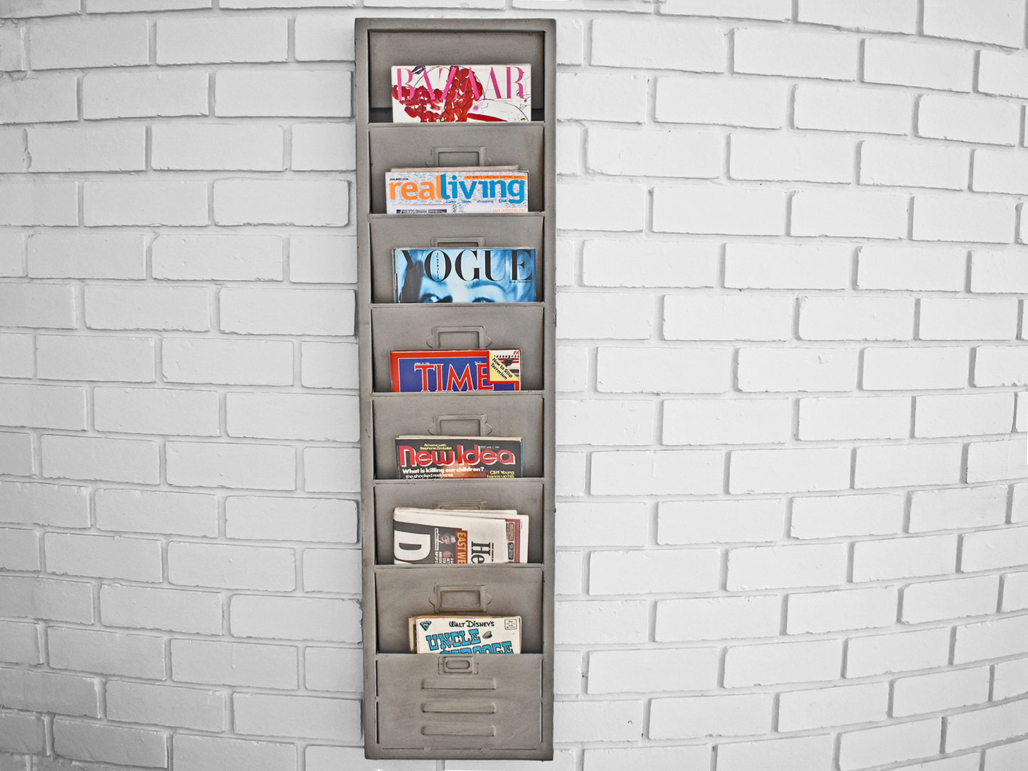 Hanging industrial magazine rack