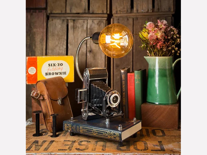 Vintage Folding Camera Lamp with big bulb
