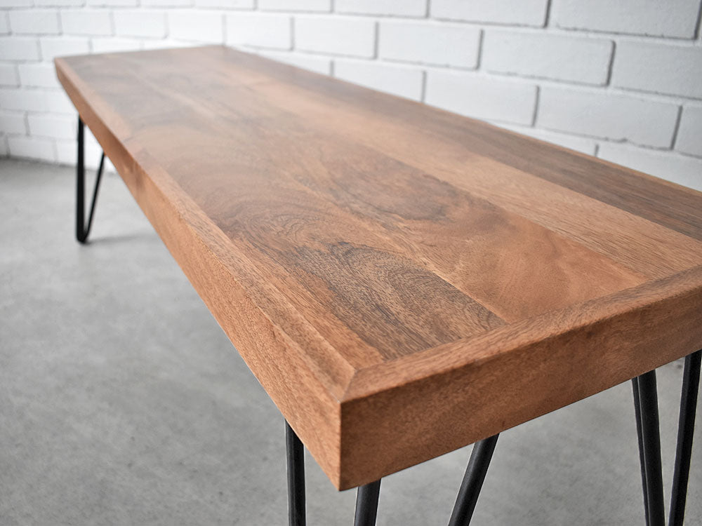 Close up of Hairpin Leg Bench top